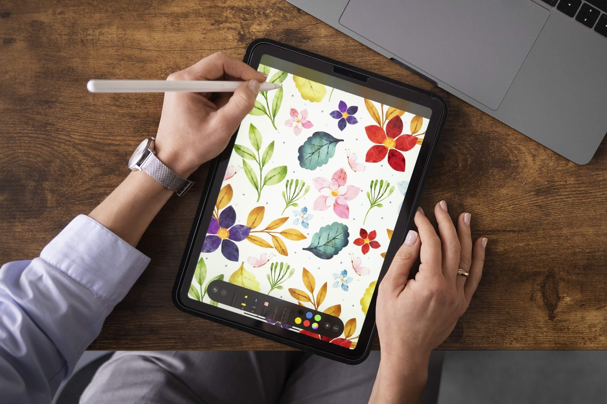 Difference Between a Tablet and an iPad