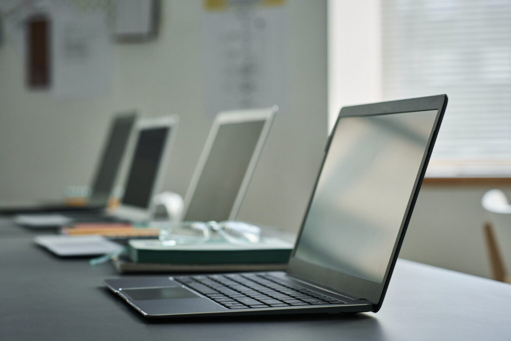 computers studying class 1